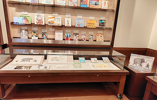 出版物・原画は仙台市内にある仙台文学館に収蔵され、展示されています。